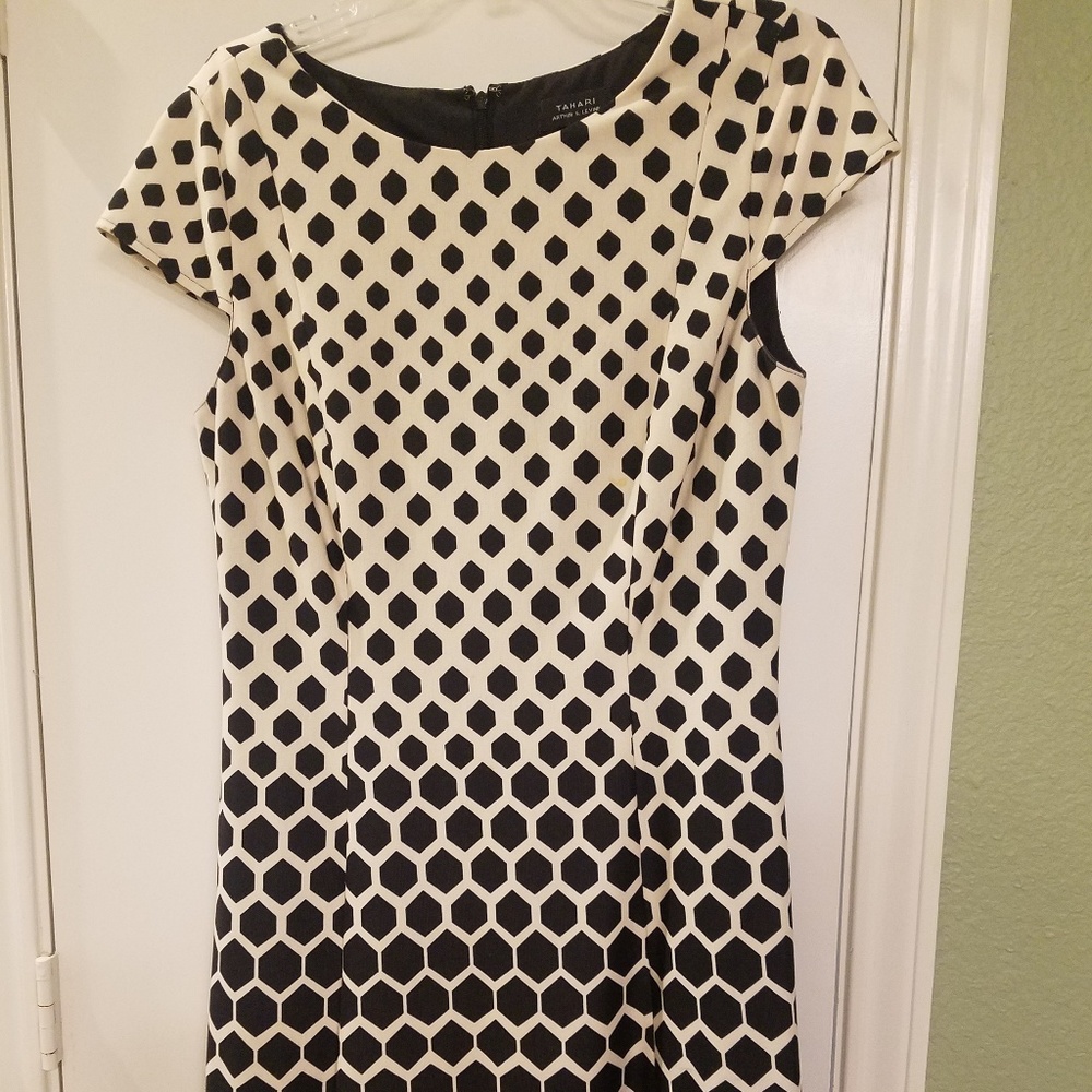 Tahari size 12